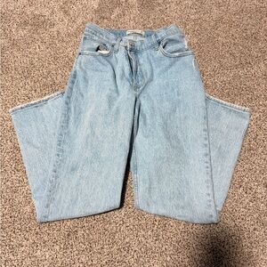 Abercrombie & Fitch Light Wash Straight Leg Jeans ultra high rise